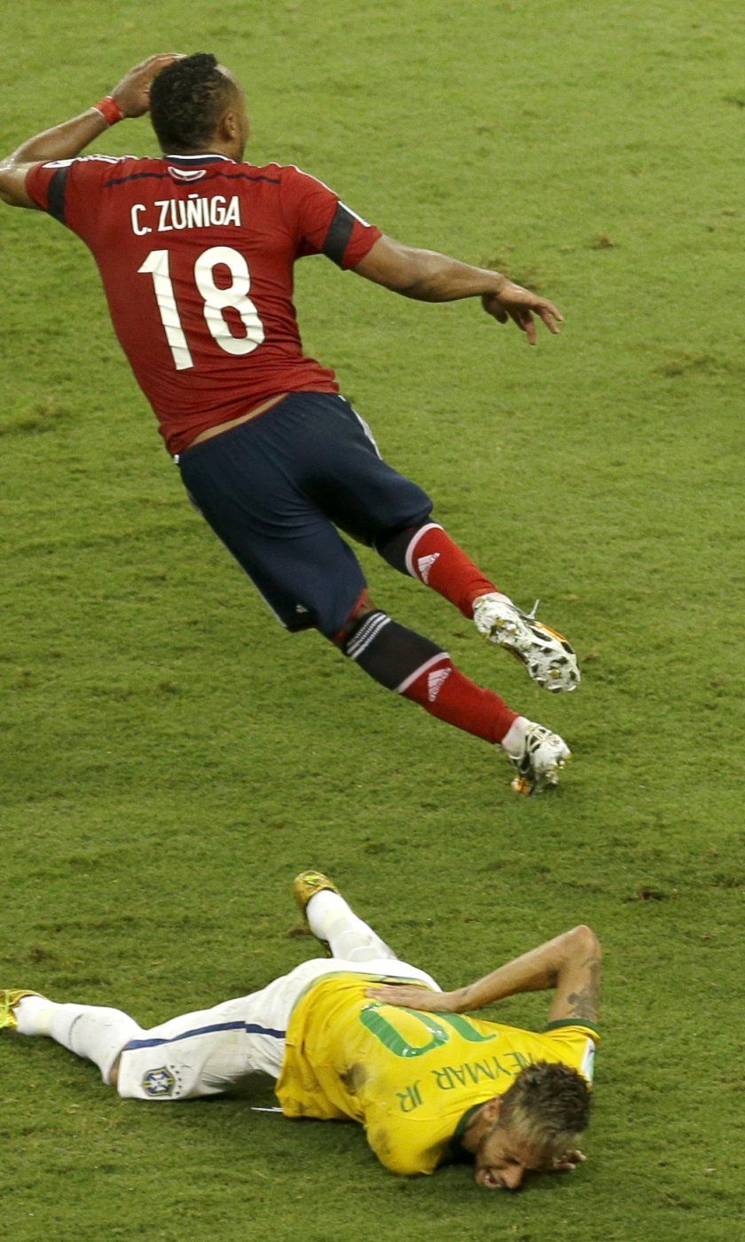 Napoli defiende a colombiano Zúñiga