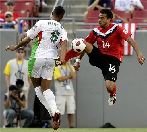 Canadá derrota 1-0 a Guadalupe con penal de De Rosario