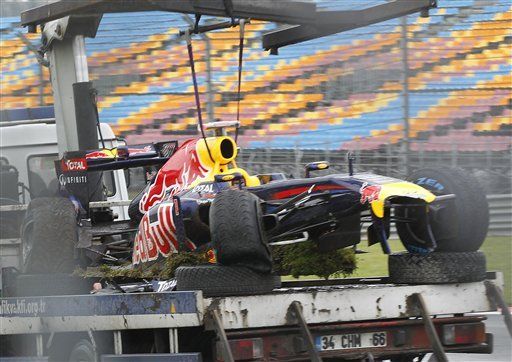 Vettel sale ileso luego de chocar en una práctica