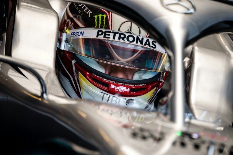 Hamilton domina los primeros ensayos libres en Hungría