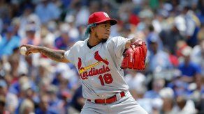 Cardenales remontan para apalear 11-4 a Cachorros