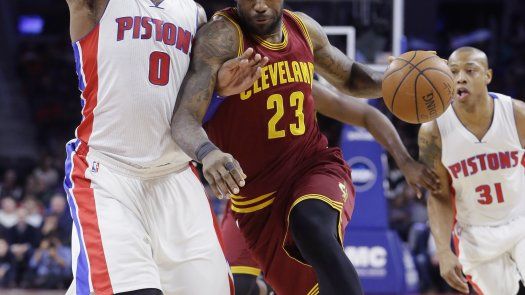 LeBron rompe récord de asistencias de Pippen