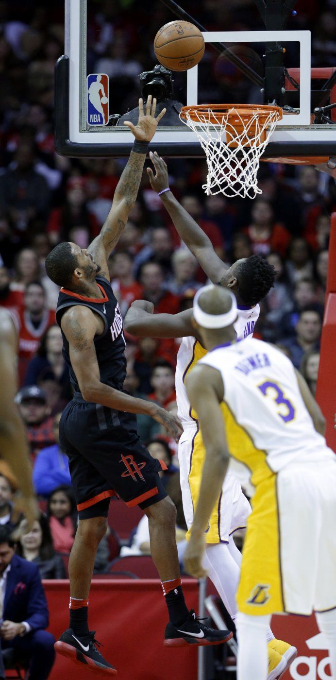 Rockets ganan 148-142 a Lakers en 2 TE; Harden se lesiona