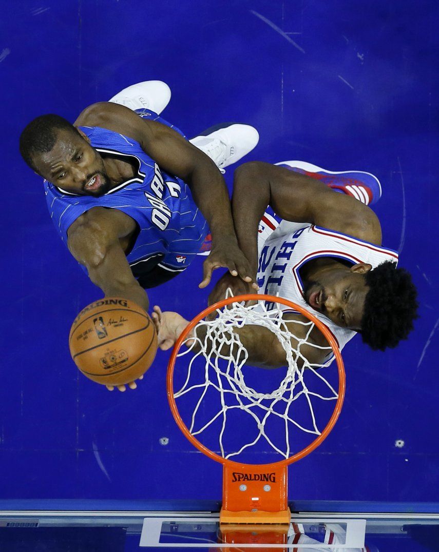 Gordon impulsa victoria de Magic sobre Sixers por 105-88