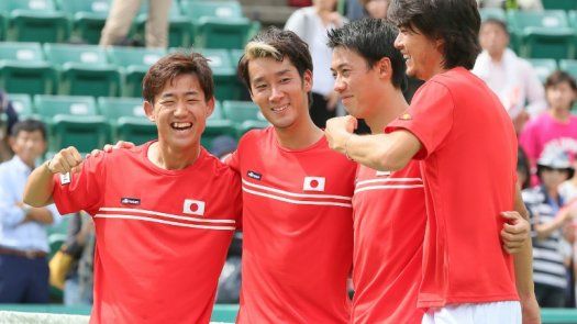 Japón gana a Ucrania y sigue en el Grupo Mundial de la Copa Davis