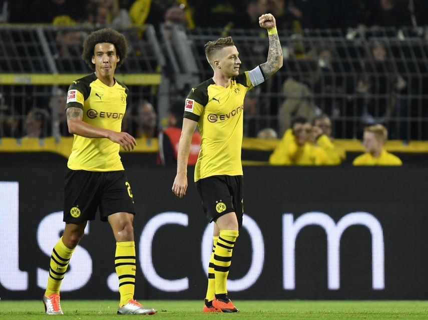 Dortmund tritura 7-0 a Nuremberg y se acerca al Bayern