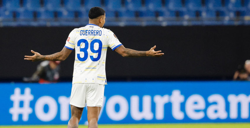 Europa League: El Dynamo Kiev de Eduardo Guerrero fue goleado en la J4