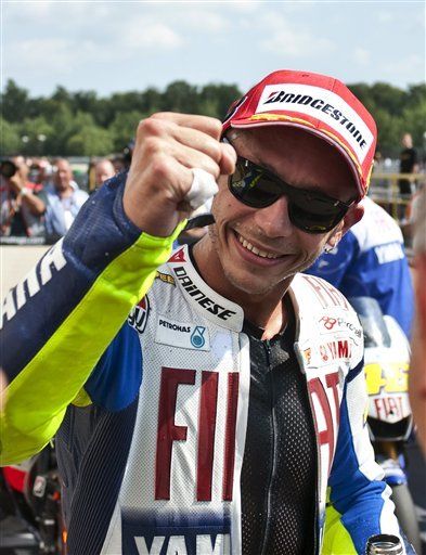 Rossi gana en República Checa y se aleja como lí­der en MotoGP