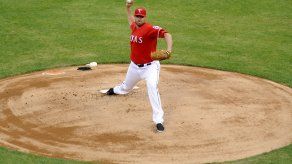 Lewis logra 1er triunfo en 2 años