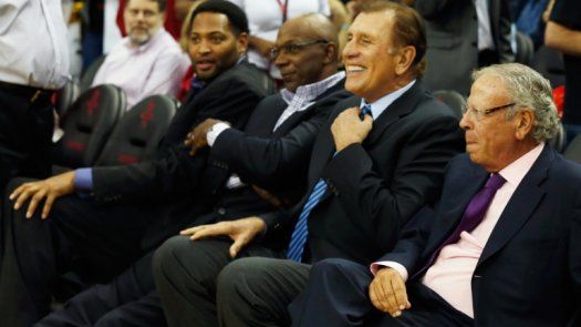 Exjugador de la NBA Kermit Washington acusado de fraude por jurado federal