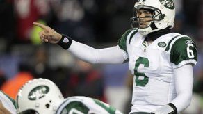 Coach de Jets tiene charla personal con Sánchez