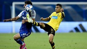 Champions League: AEK Atenas elimina al Dinamo Zagreb en partido aplazado