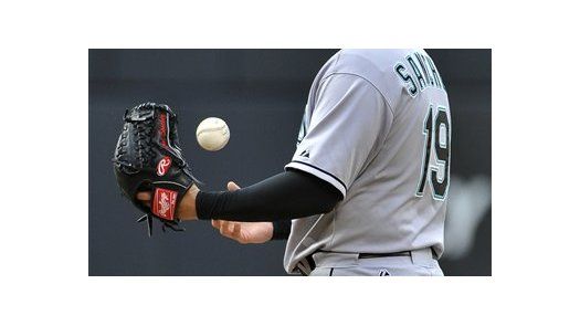 MLB: Mets 2, Marlins 1, primer partido; Dickey lanza 7 innings