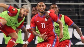 Hat-trick de Ismael Díaz