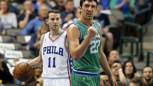 Mavericks navegan tranquilos y aplastan a 76ers