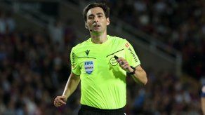 FC Barcelona vs Real Madrid: De Burgos Bengoetxea rompe en llanto previo a pitar final