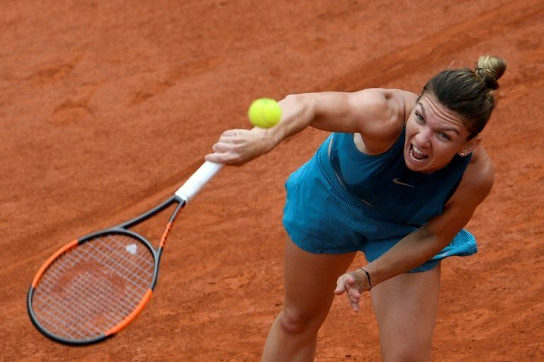 Halep se repone a un mal inicio y pasa a segunda ronda en París