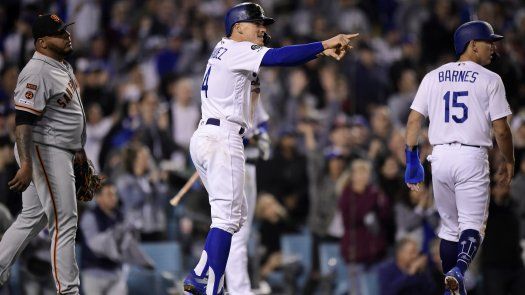 Freese y Dodgers remontan y vencen a Gigantes