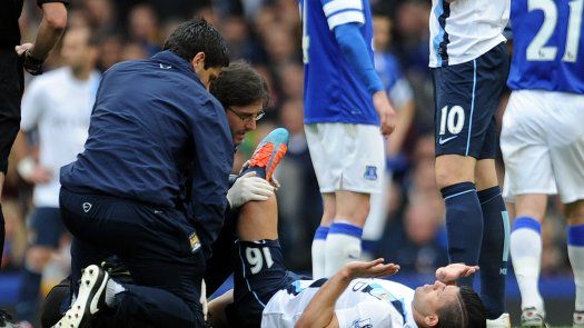 Agüero sale lesionado de partido del City