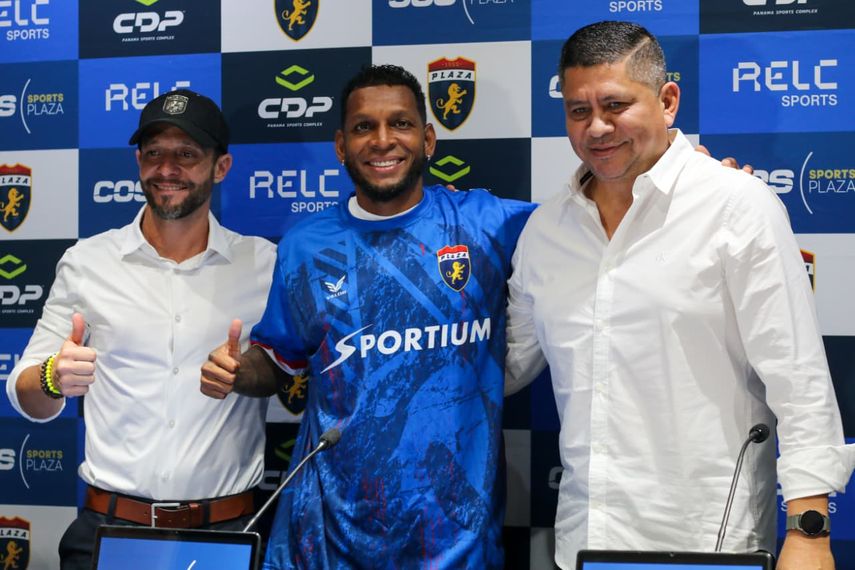 Alberto Negrito Quintero renueva contra hasta 2027 con Plaza Amador