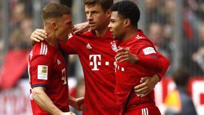 Bayern apalea a Wolfsburg y le arrebata la cima a Dortmund