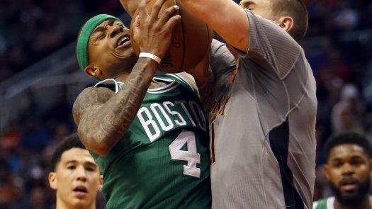 Thomas anota 28 y Celtics vencen a Suns