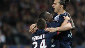 Ibrahimovic renueva con PSG hasta 2016