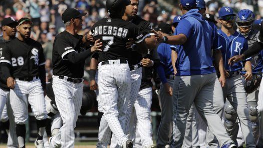 En debate sobre pelotazos, MLB hace guiño a ‘bat flips’