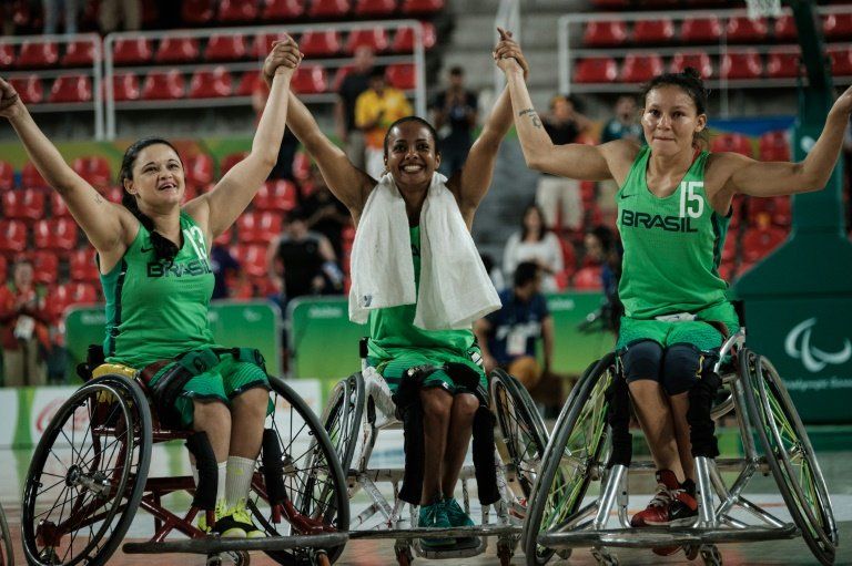 Brasil suma 10 oros paralímpicos