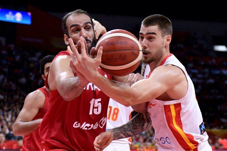 España vuelve a ofrecer dudas pero doblega a Irán en China-2019