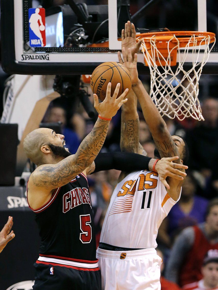 Bulls ganan, con doble doble de Boozer