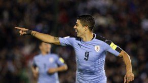 Uruguay derrota 4-2 a Bolivia y clasifica a Rusia 2018