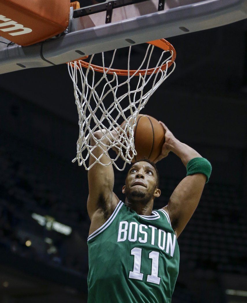 Celtics vencen a Bucks para segundo triunfo en fila