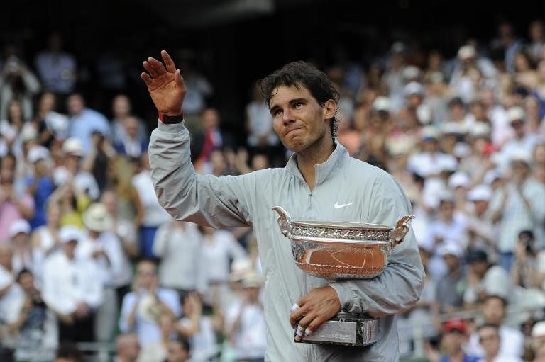 Nadal llega a Halle y enseguida se pone a entrenar sobre césped