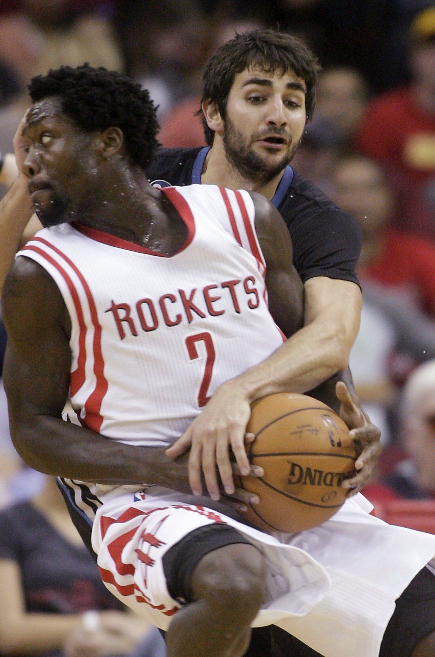 Harden brilla en victoria de Rockets ante Twolves