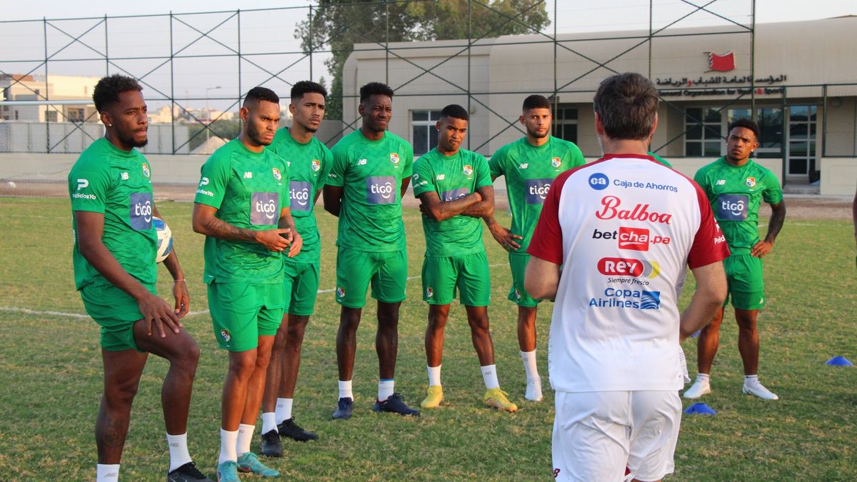 La selección de Panamá entrena con el grupo completo en Baréin