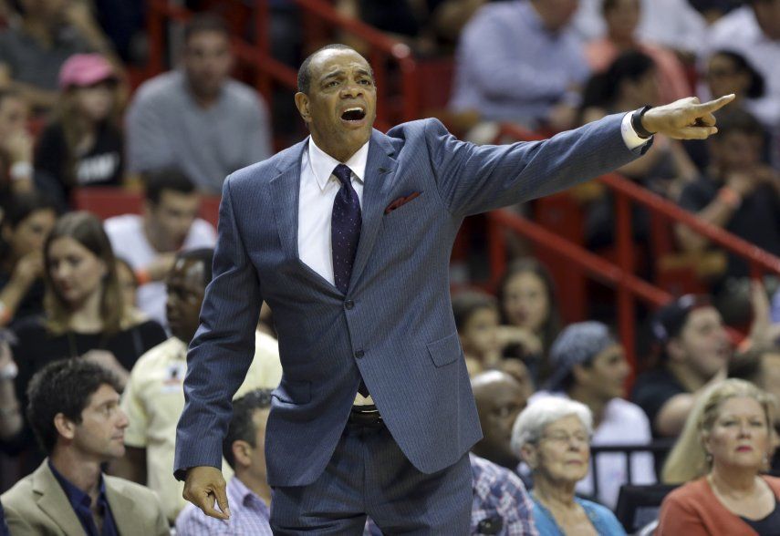 Nets despiden al entrenador Lionel Hollins