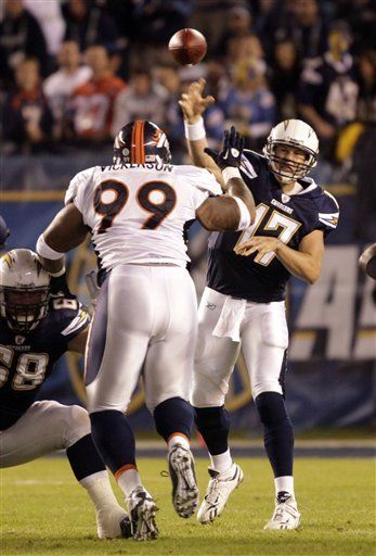 NFL: Chargers 35, Broncos 14; Rivers tiene 4 pases de anotación