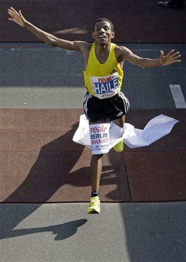 Gebrselassie, mejor fondista de la historia, no piensa en retiro