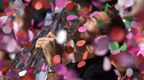 Del Potro doma a Federer y reina en Indian Wells