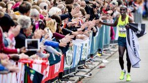 Victoria del keniano Eliud Kipchoge en el Maratón de Rotterdam
