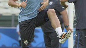 Uruguay probó un once titular con Suárez