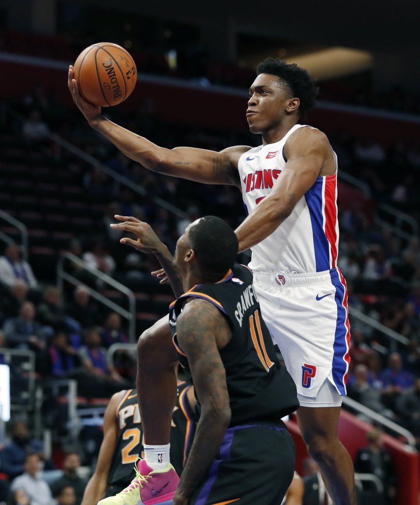 Pistons batallan para vencer a unos aguerridos Suns
