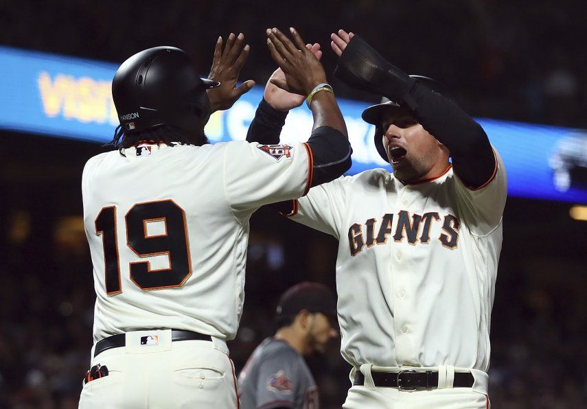 Gigantes derrotan a Diamondbacks 10-3 para volver a .500