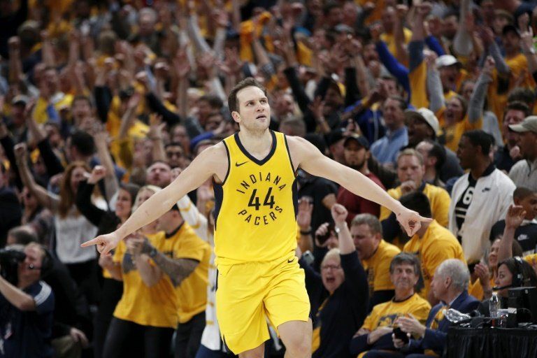 Pacers firman épica remontada; Horford y Celtics tropiezan en Milwaukee