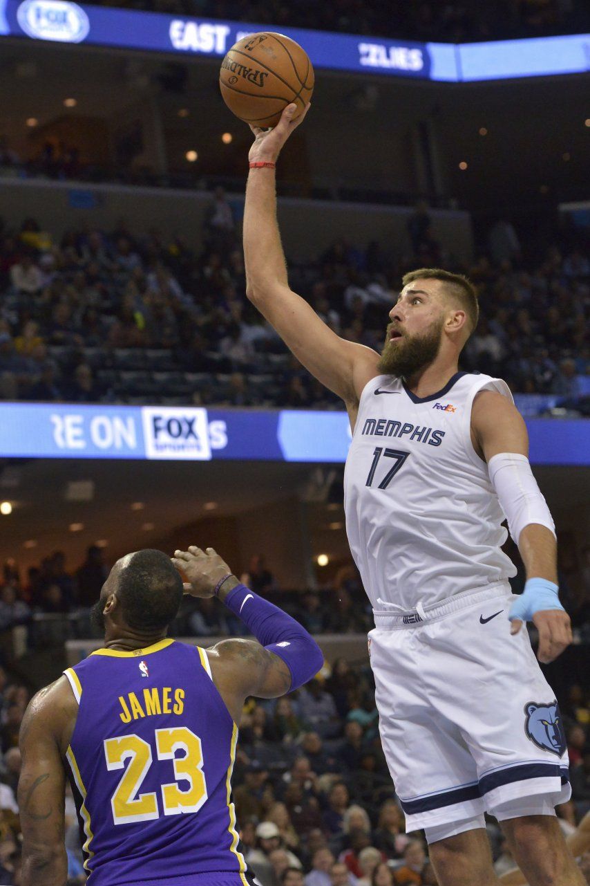 Grizzlies vencen a Lakers y dañan sus esperanzas de playoffs
