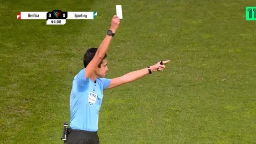 ¿Para qué sirve la tarjeta blanca en el fútbol?