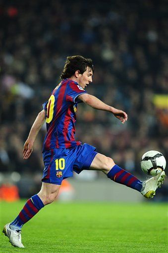 Messi afirma está lejos del nivel de Maradona