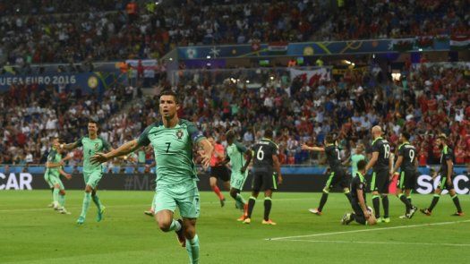 Celebraciones en Lisboa por el pase a la final de la Eurocopa