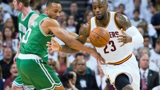 LeBron encabeza troika de los Cavs en victoria ante Celtics en playoffs
